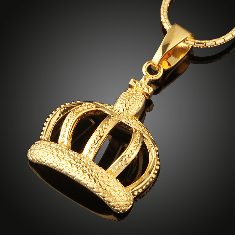 韩版时尚18k电镀金女王皇冠吊坠女明星同款铜饰品批发一件代发