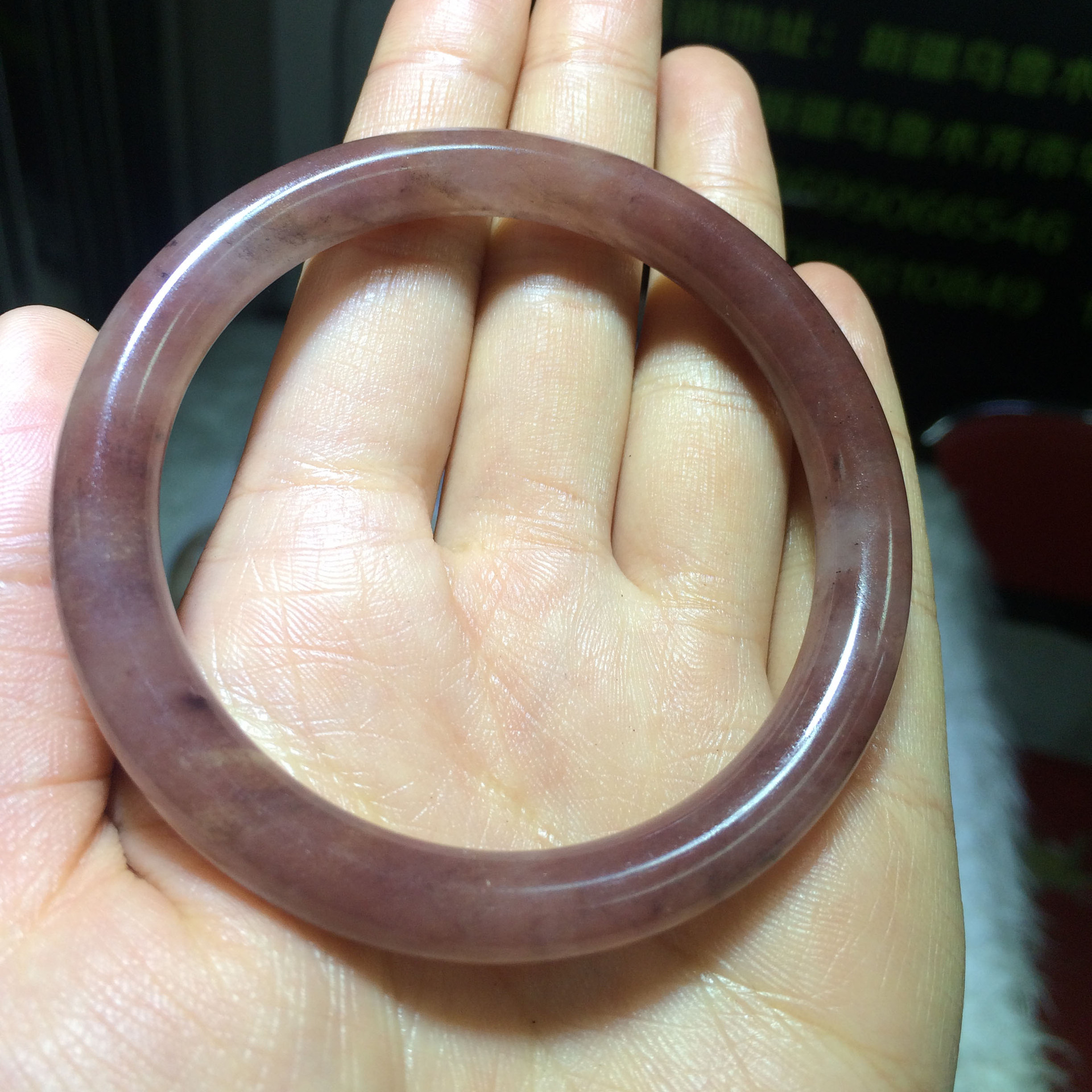 大美新疆 金丝玉 紫罗兰系 圆条手镯 厂家直发