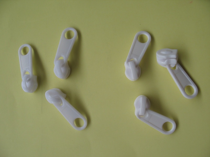 促销 格林辅料厂家3#5#8#10# 长板头塑料拉头 塑料长板头 拉链头