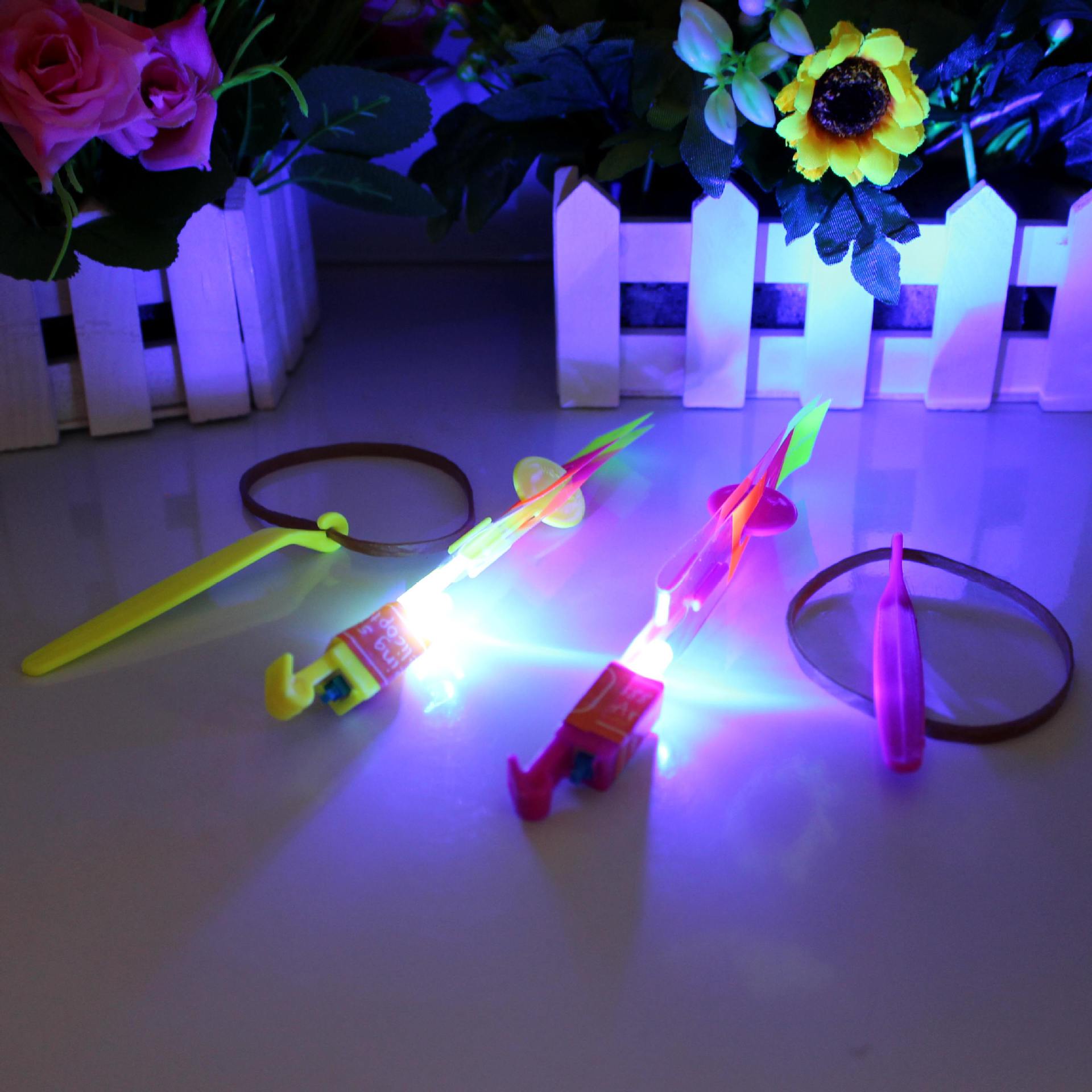 蓝灯闪光飞箭 批发 地摊 中秋节夜市热卖玩具 发光玩具