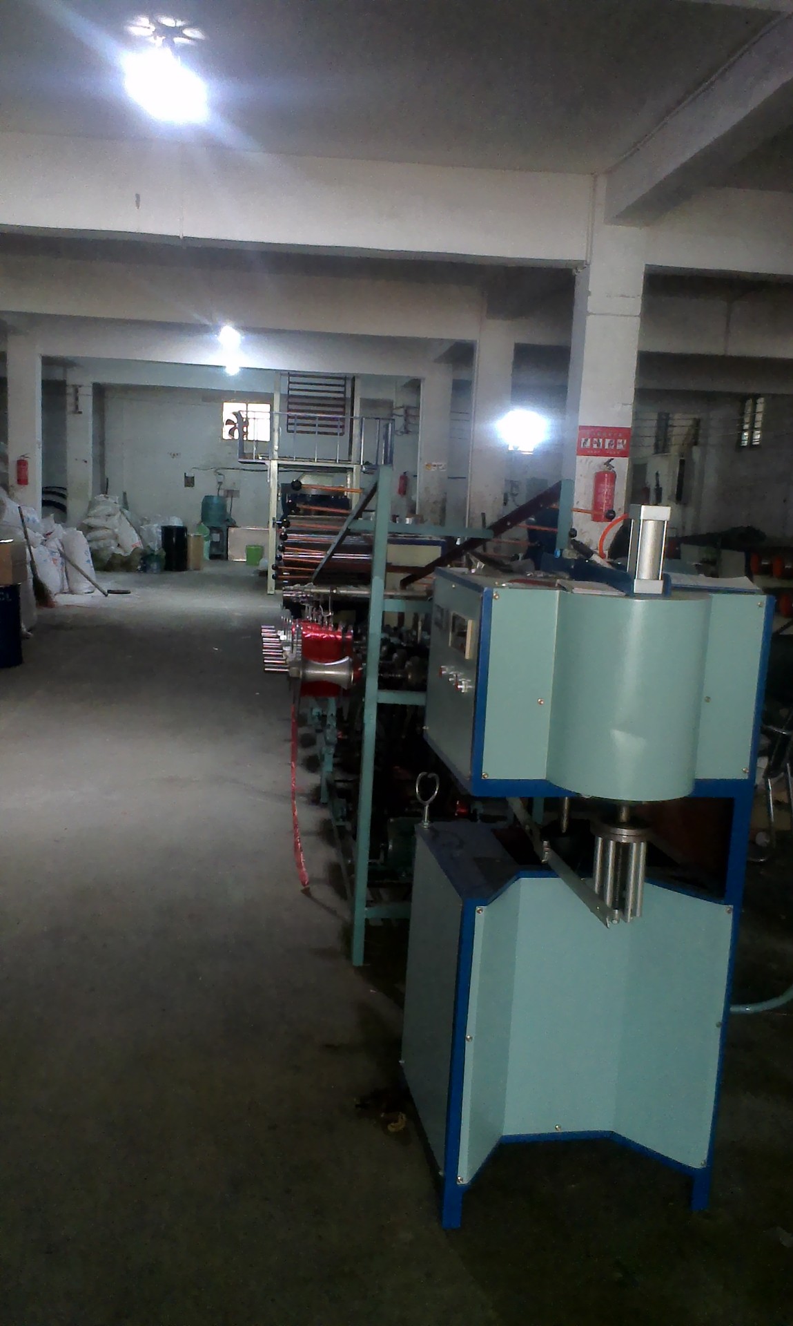 在浙江省绍兴和萧山有生产立式撕裂摸机械的厂家吗