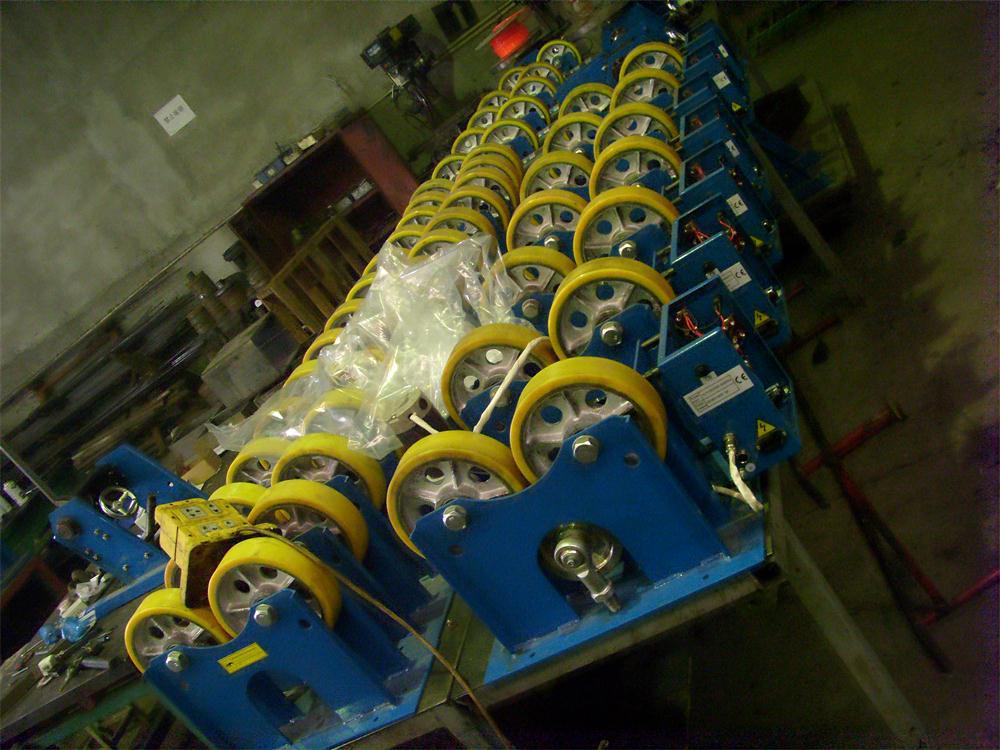 供应轻小型焊接滚轮架1吨滚轮架手动无级可调1000公斤滚轮架