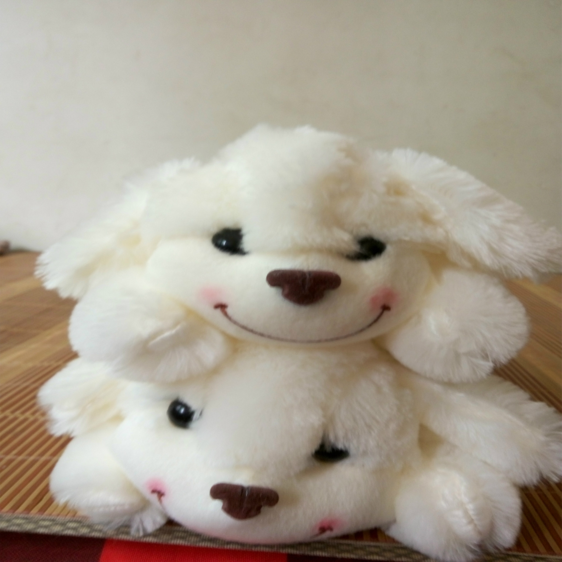 厂家批发笑脸趴狗公仔卡通狗毛绒玩具送女生礼物车饰家庭摆品