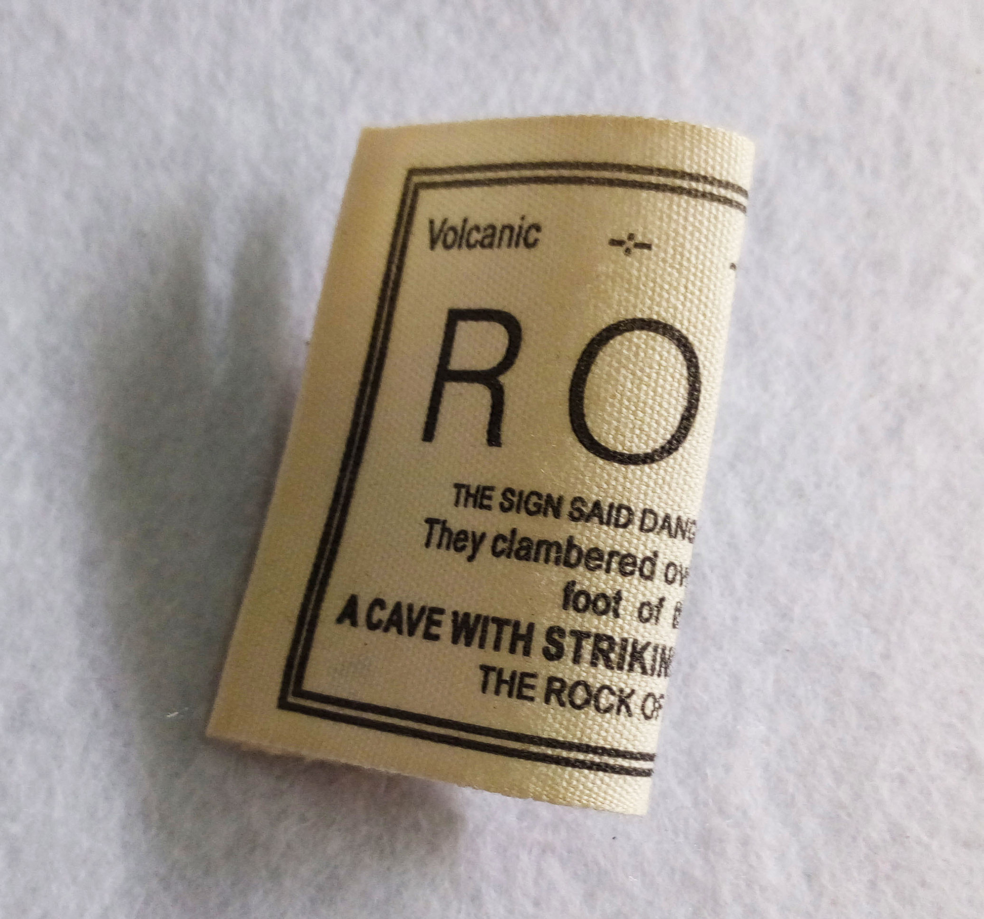 领标 印标缎带 水洗唛服装 棉印标洗水唛定染印标领标织唛 设计