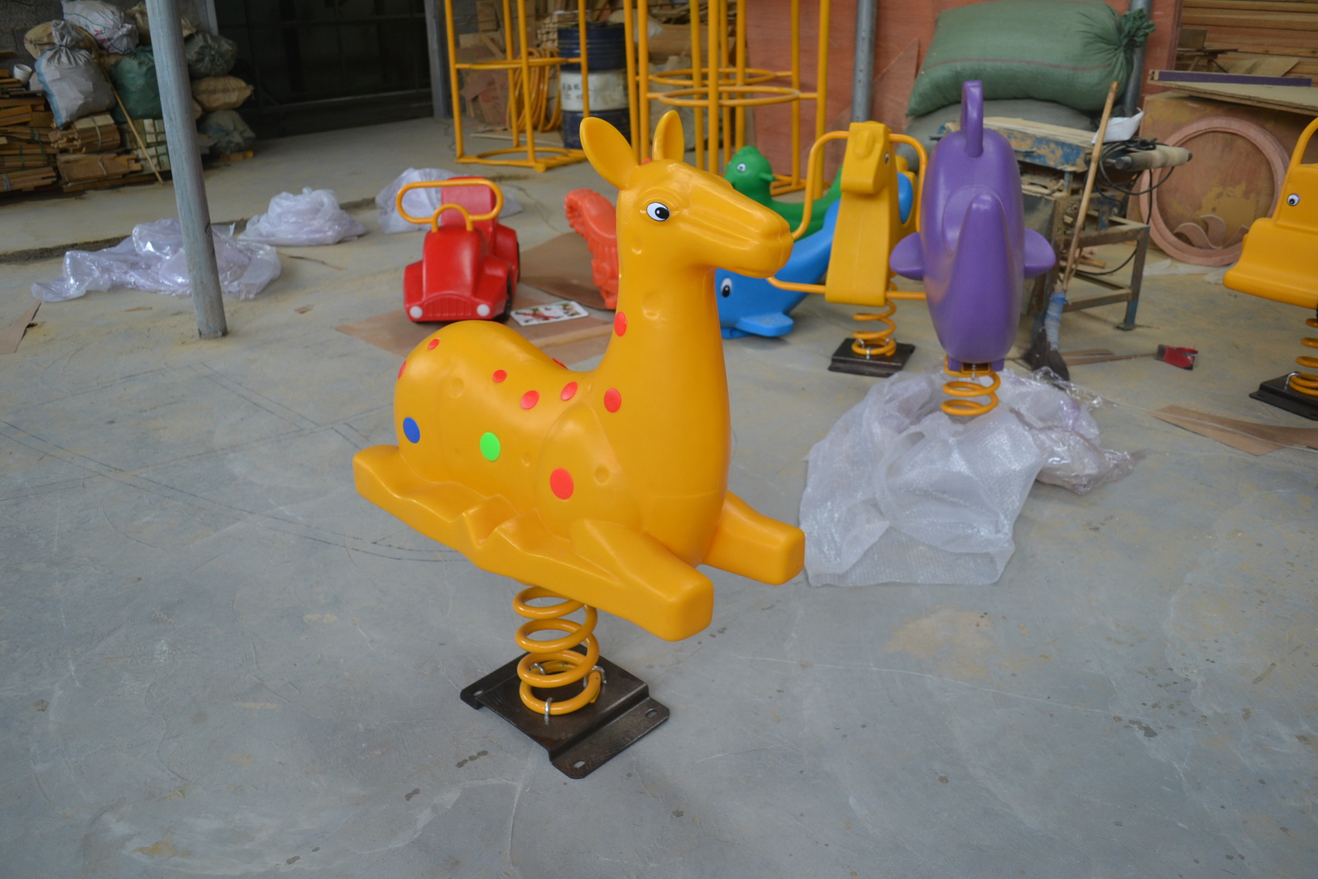 儿童公园摇摇乐幼儿园游戏跷跷板弹簧摇马儿童塑料木马幼儿园摇马