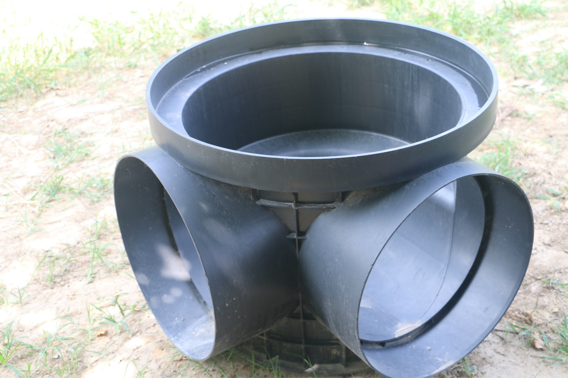 90弯头井流槽井dn700批发了欢迎采购