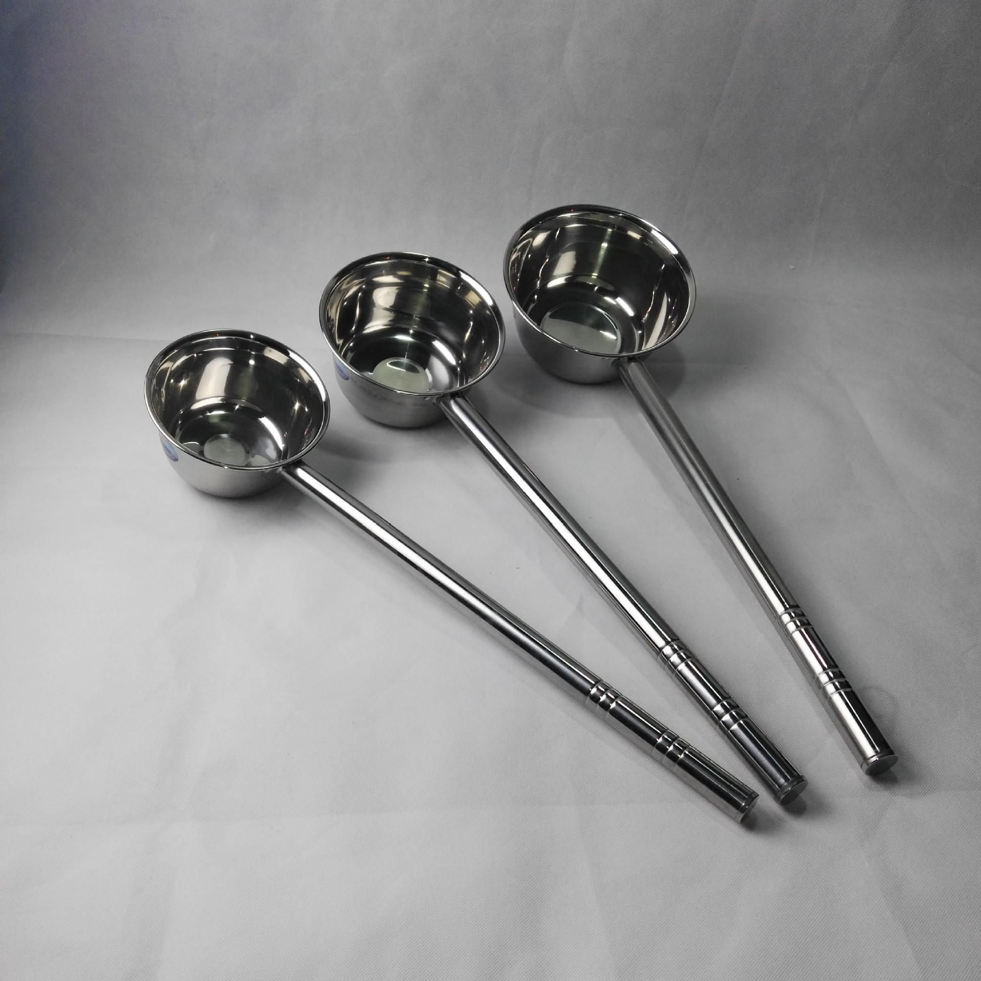 不锈钢长柄水舀 加厚45cm柄长14cm16cm18cm宽勺头水舀