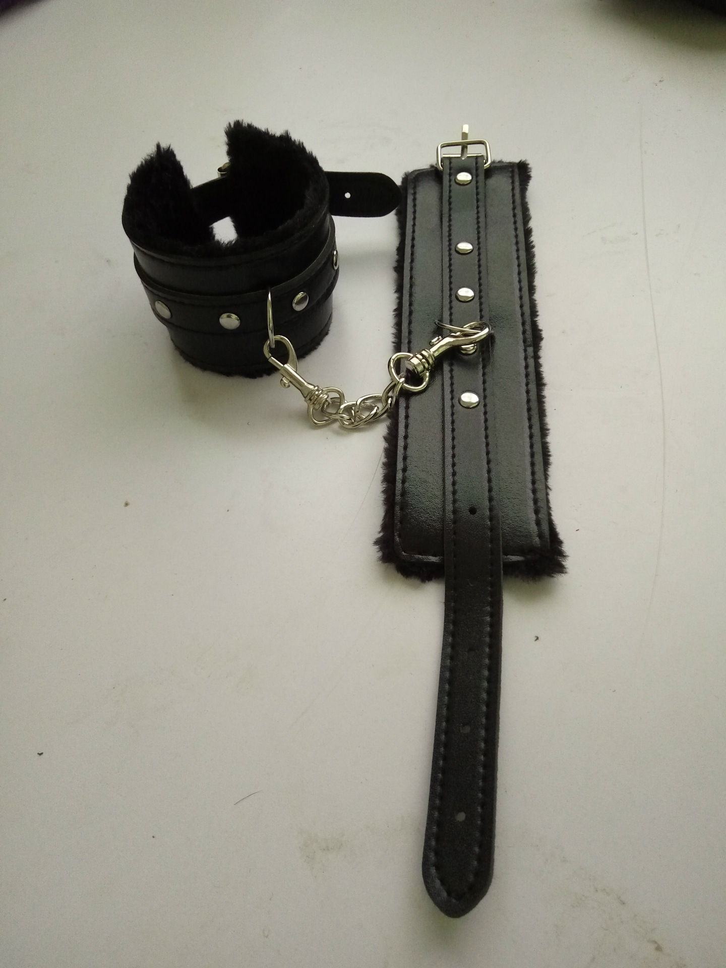情趣皮革毛绒手铐另类玩具捆绑束缚用品火爆热销厂家直销批发代发