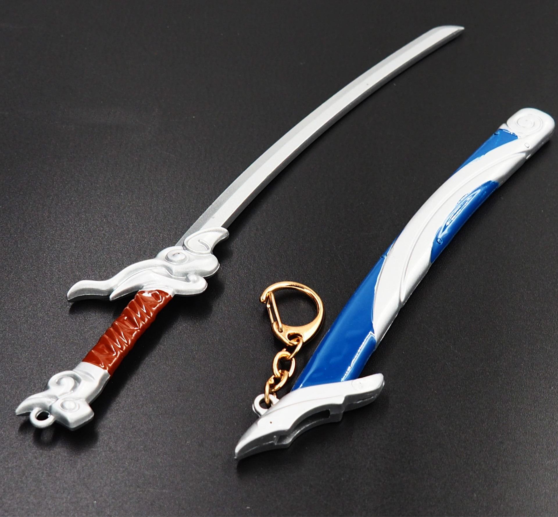 英雄联盟周边 疾风剑豪亚索 带剑鞘刀扣 送刀架