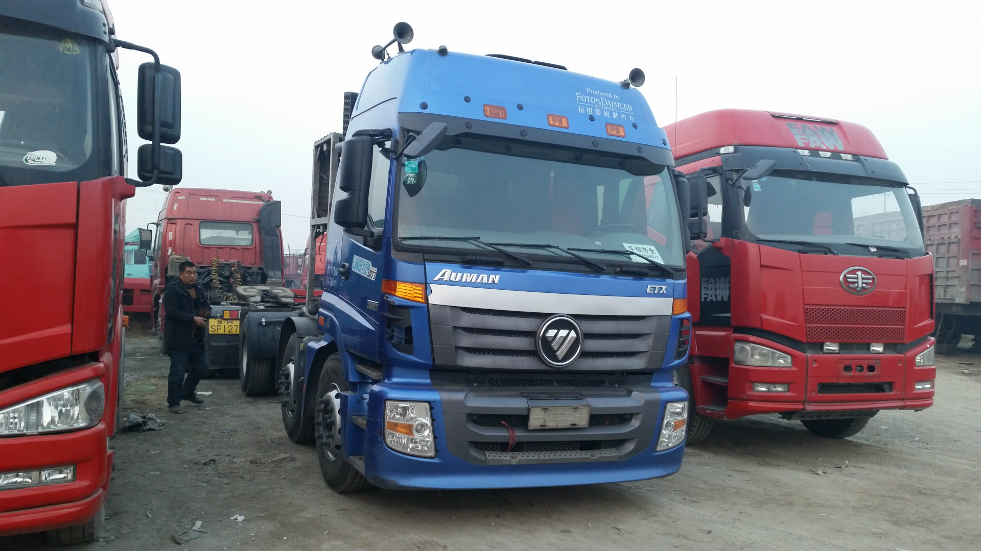 出售二手德龙双驱 仓栏半挂车 低平板半挂车 各种品牌