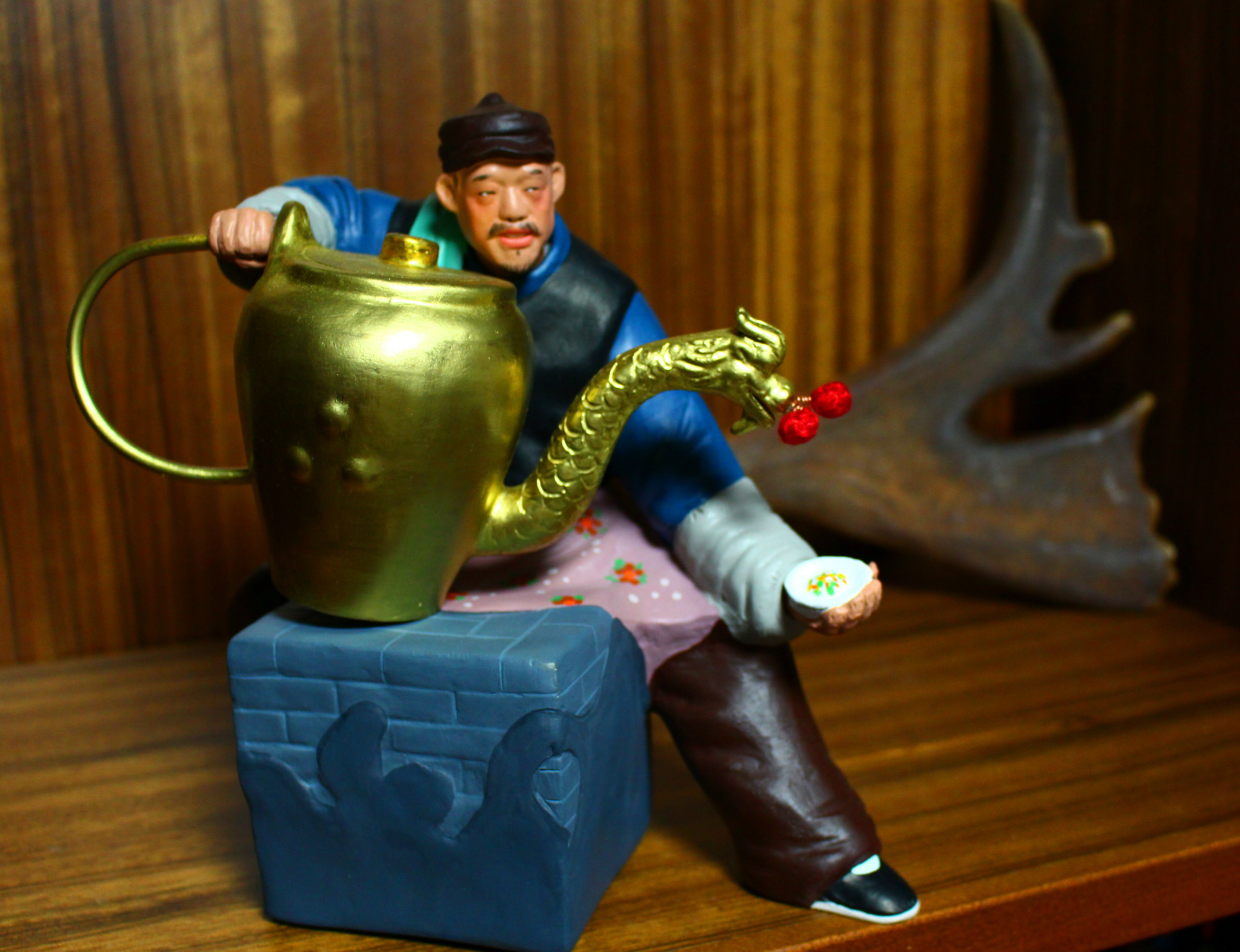 天津泥人张彩塑高档工艺品礼品龙嘴大铜壶