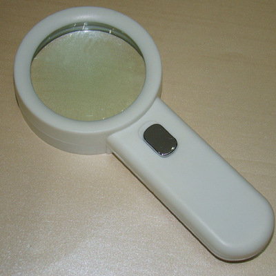 鉴赏高倍十led手持式放大镜 高清双镜片带灯放大镜