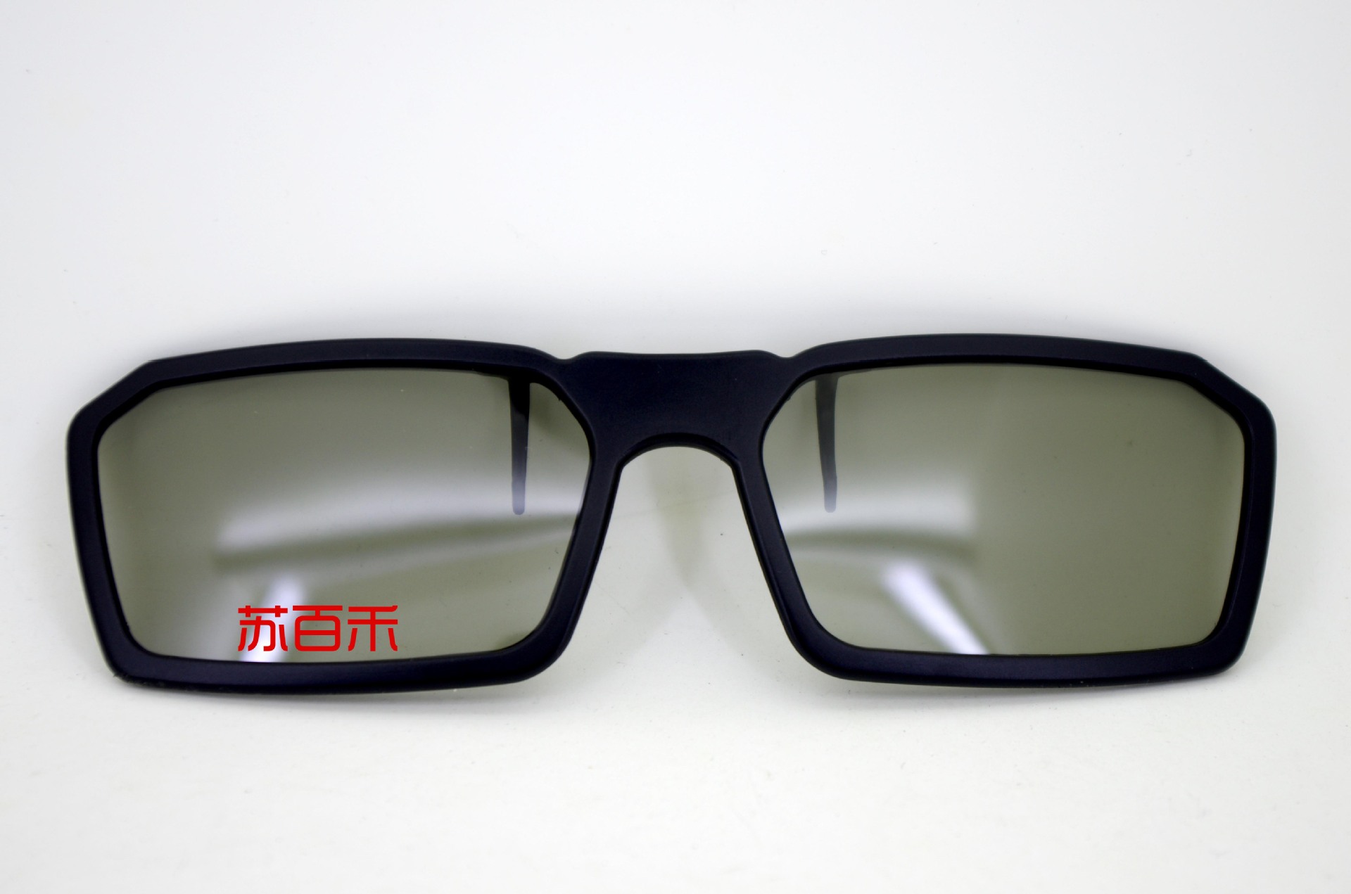 4mm加厚圆偏光3d电影院通用偏振不闪式近视夹片挂夹3d眼镜厂家