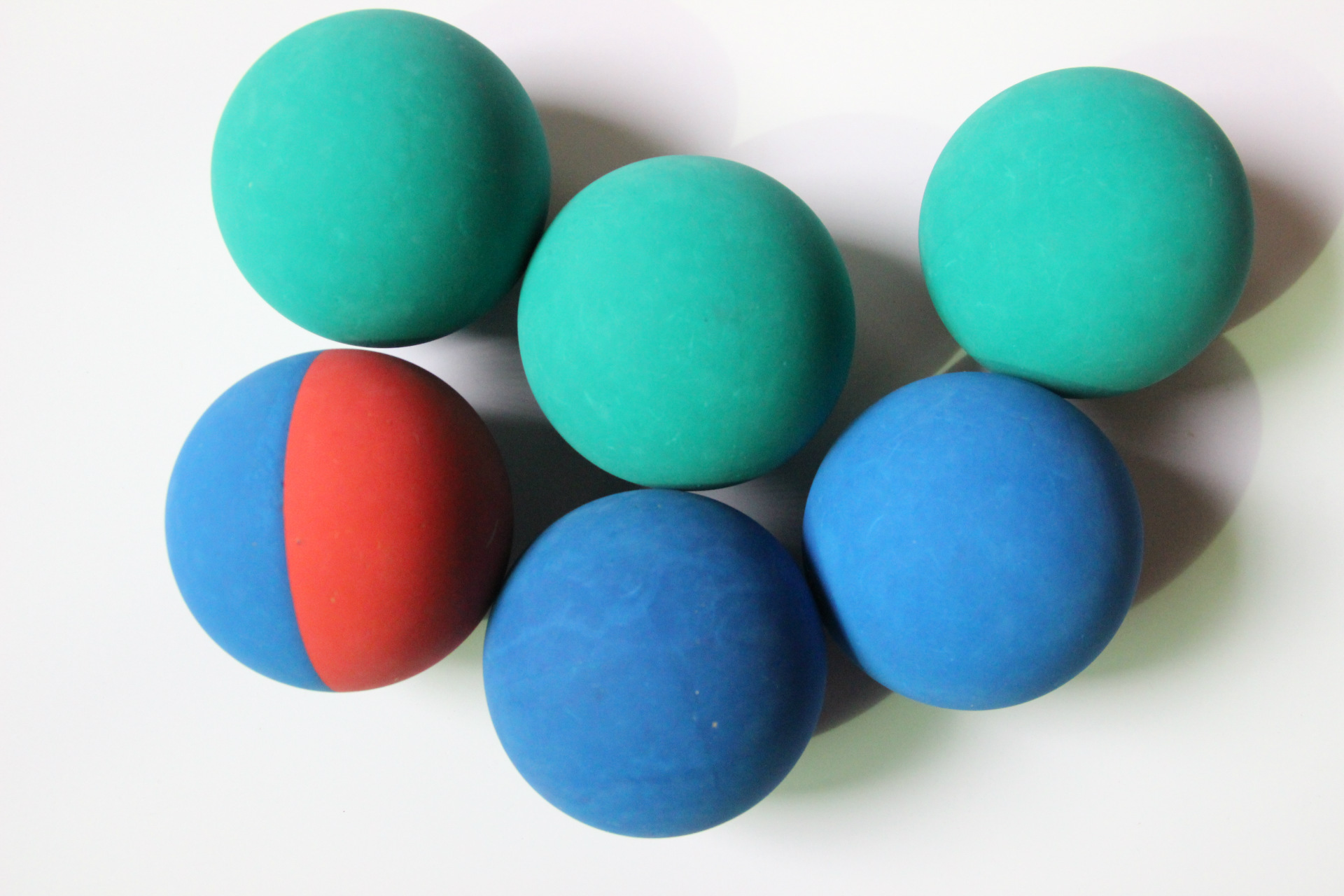 厂家直销橡胶空心弹力球60mm 高弹球