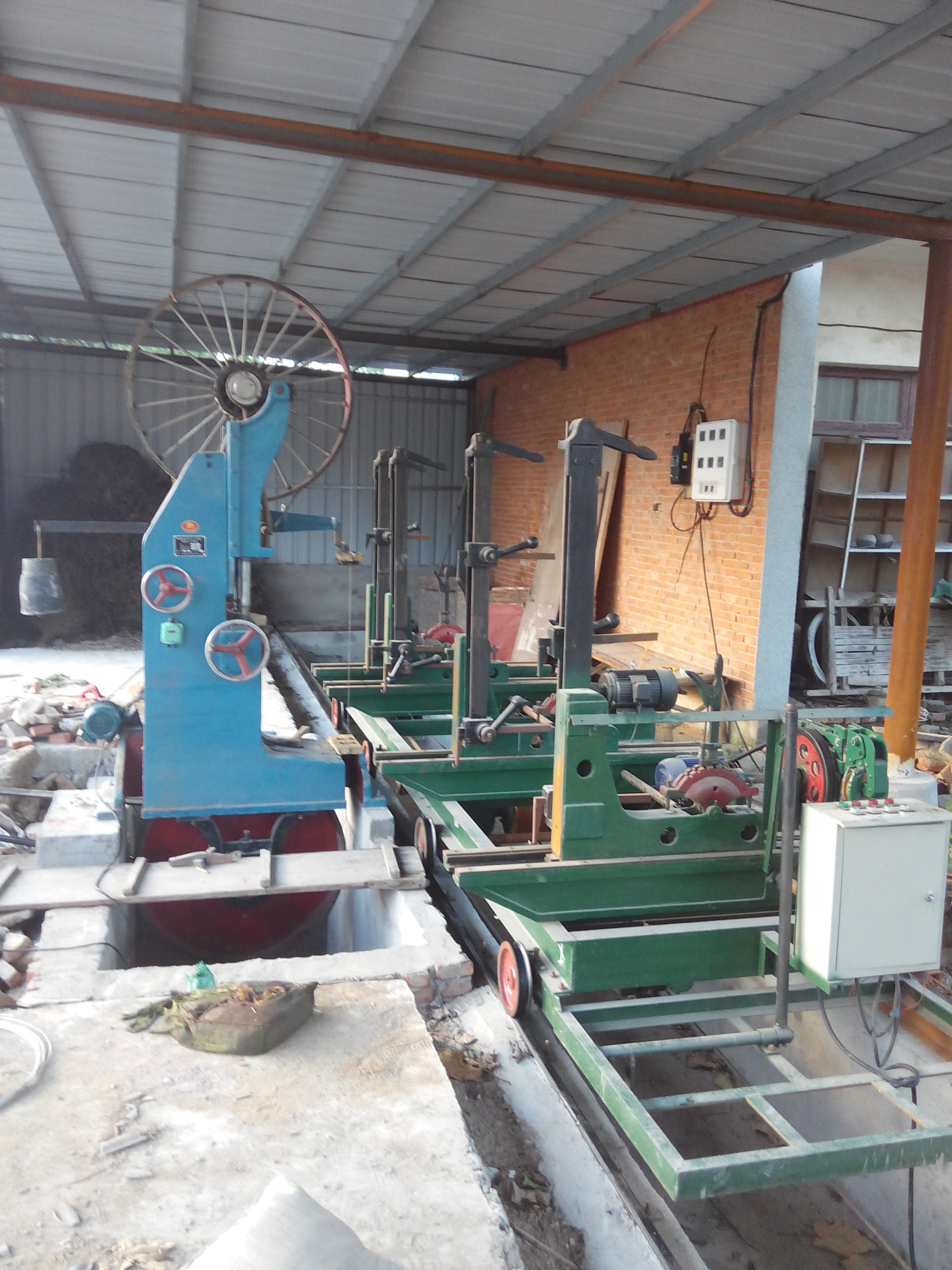 数控跑车木工带锯机】价格,批发,供应商厂家 - 临颍县明豪木工机械厂