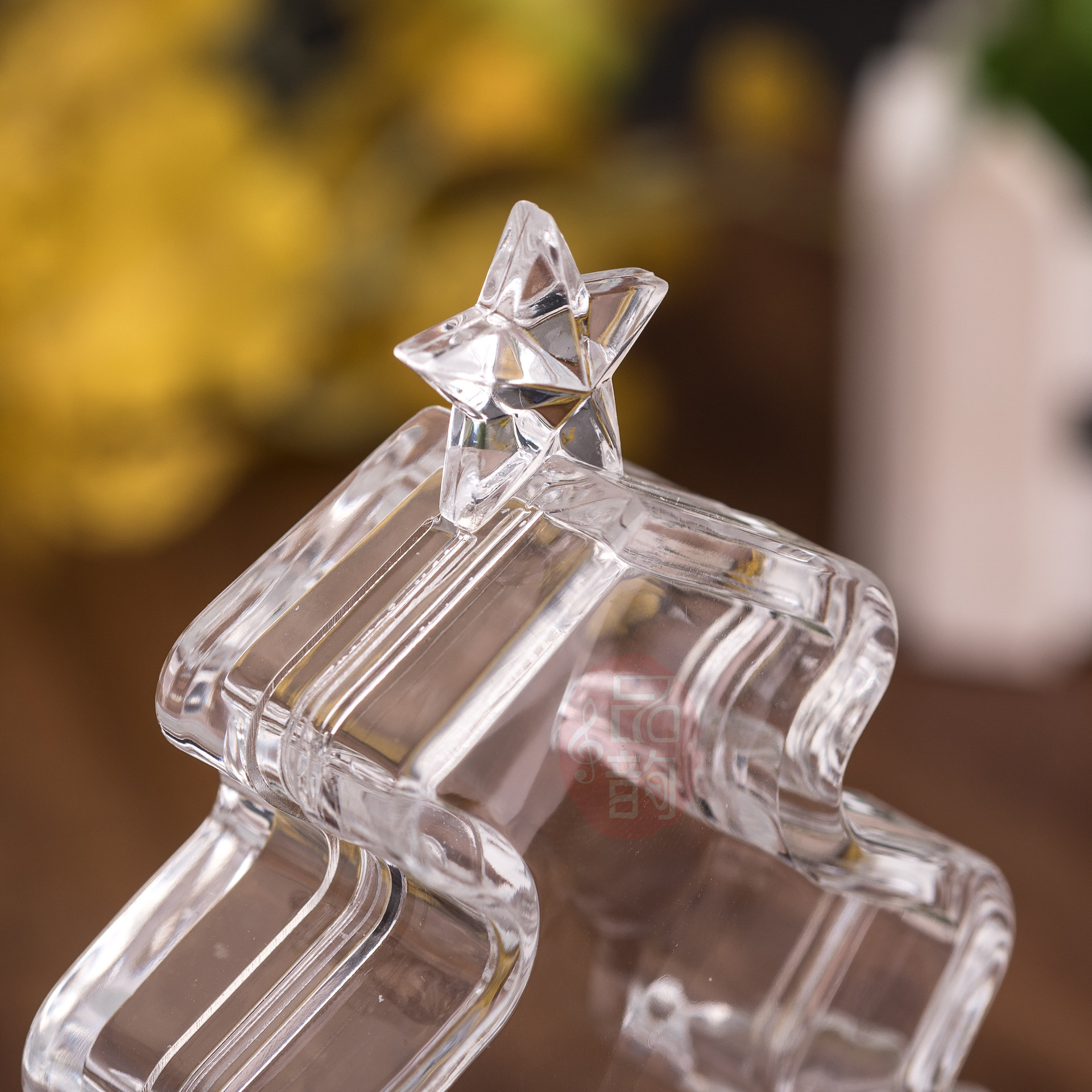 圣诞树音乐盒带灯 亚克力水晶质感八音盒赠送礼品 工艺品摆件