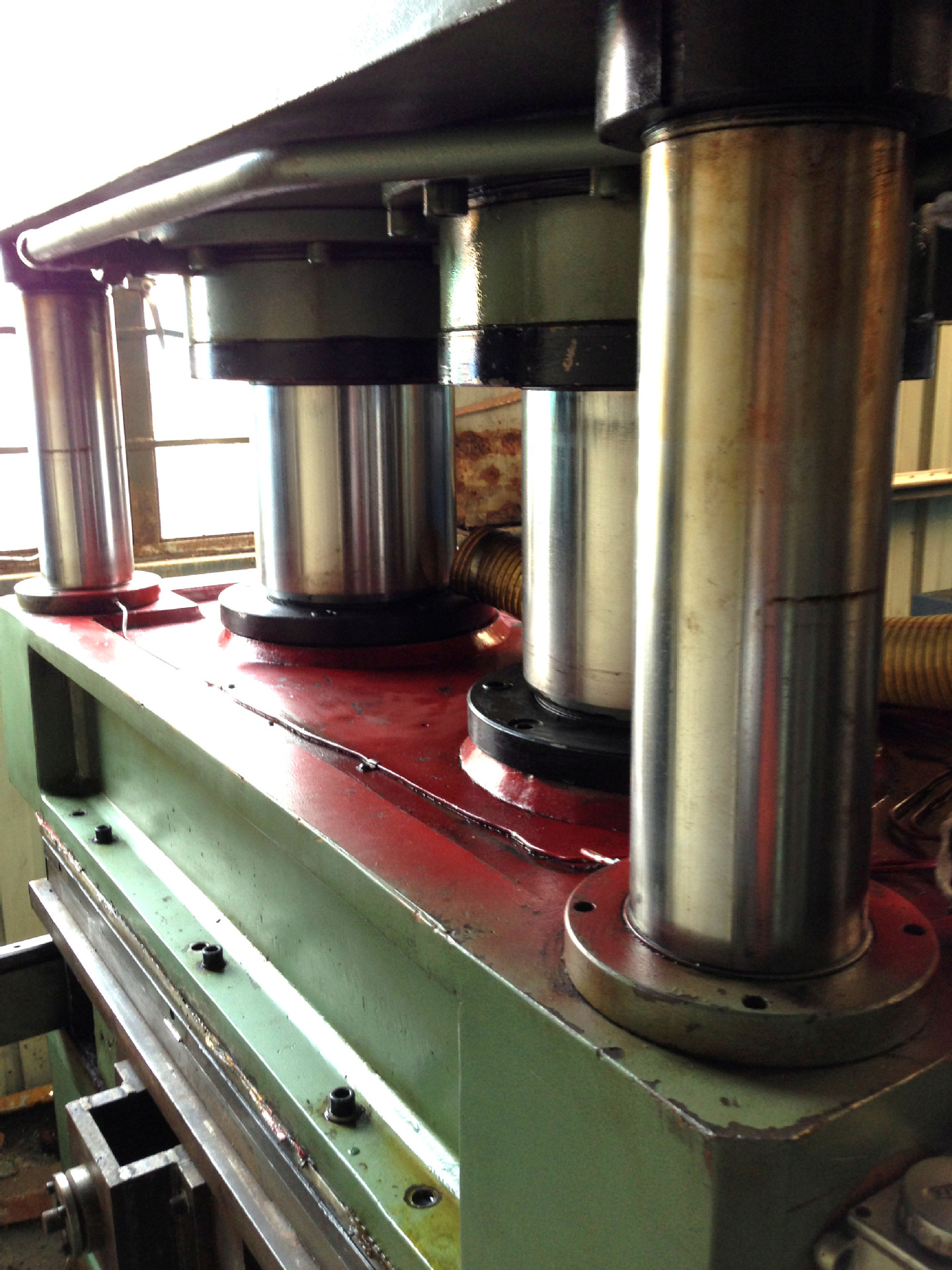 【压纹机】 原装液压深压纹机 1050抽屉式 厂价直销