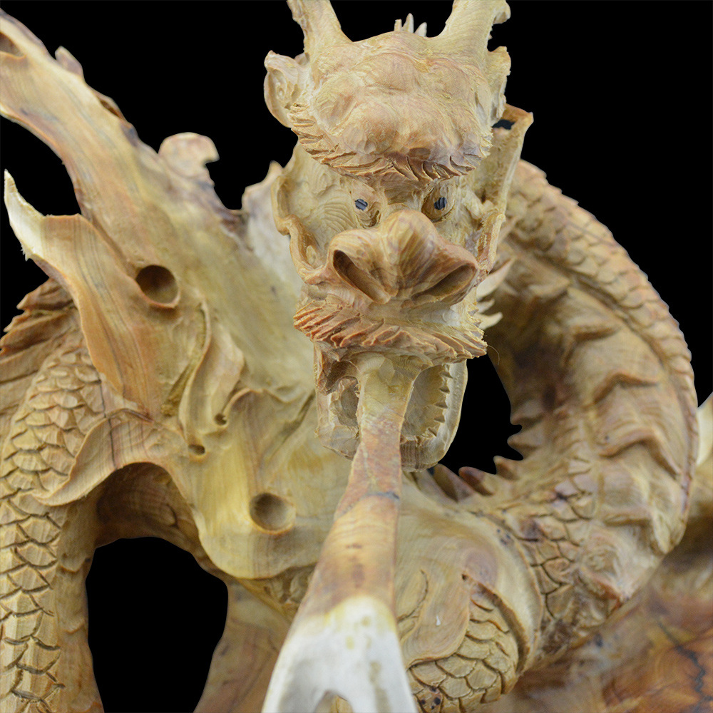 东莞虎门木质工艺品批发陈化双色老料崖柏高档办公装饰瑞兽雕像