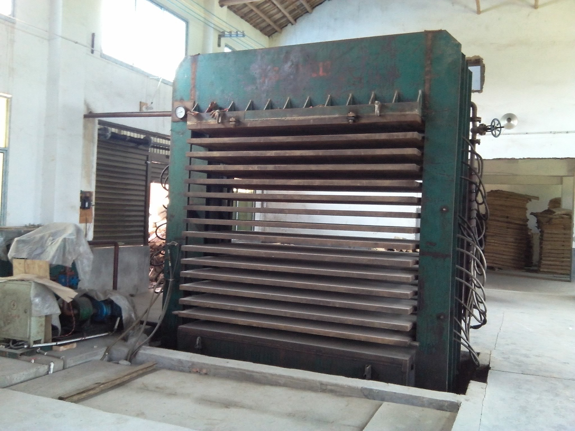 二手热压机出售 【八成新】十五层四八尺二手木工热压机转让