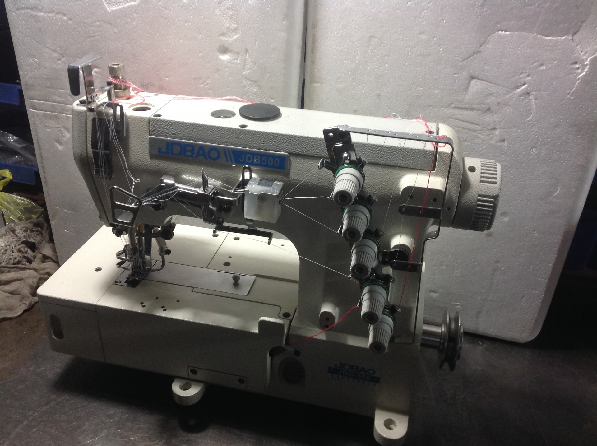 骏德宝500三针五线绷缝法兰绒毛毯领子包边绷缝机工业缝纫机 坎车