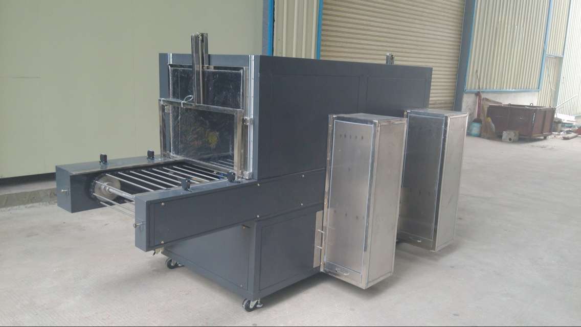 光学电子吸塑托盘除尘机使用简单,一键式操作,启动电源开关即可,如无