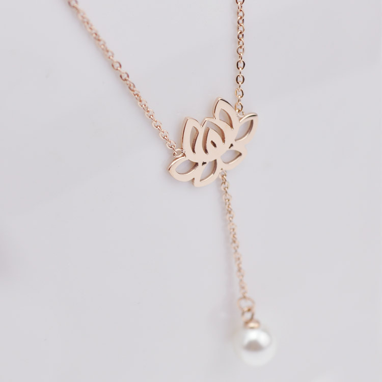 时尚钛钢防过敏 不掉色项链 荷花莲花珍珠项链 性感酒会饰品