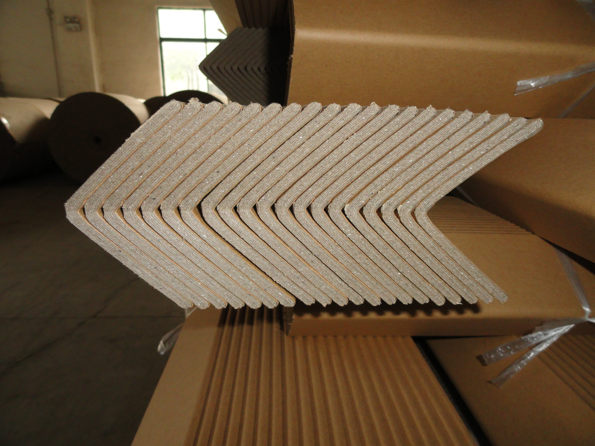 专业生产纸护角批发,各类纸护角,护角条,环保型纸护角