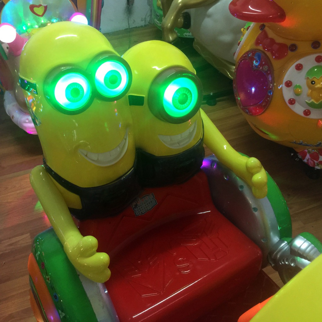 2016新款儿童投币电动摇摆机小黄人神偷