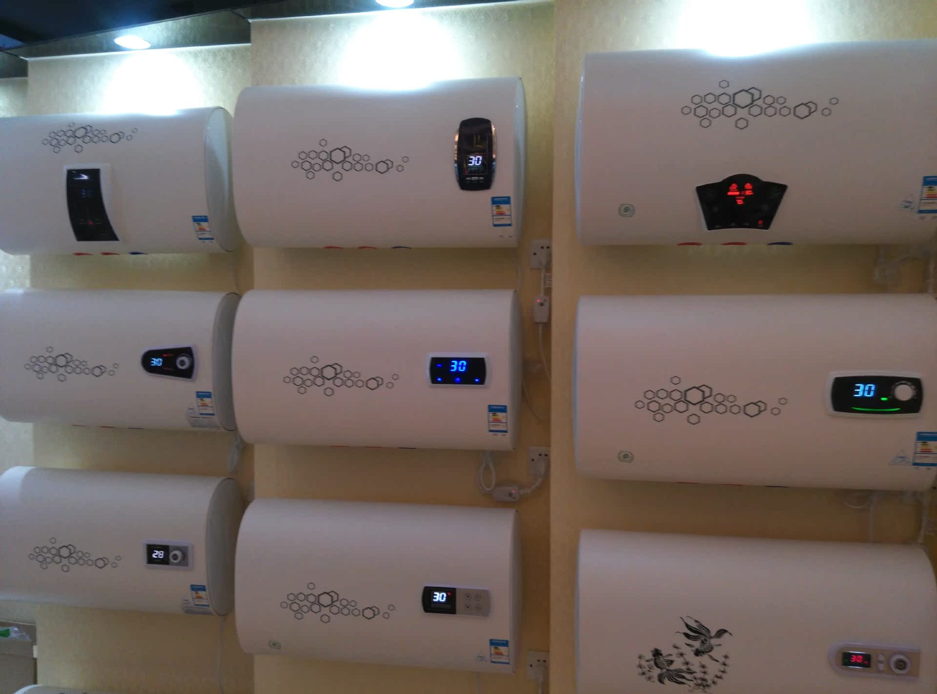 厂家直销批发储水式电热水器 搪瓷圆桶电热水器 永不漏电电热.