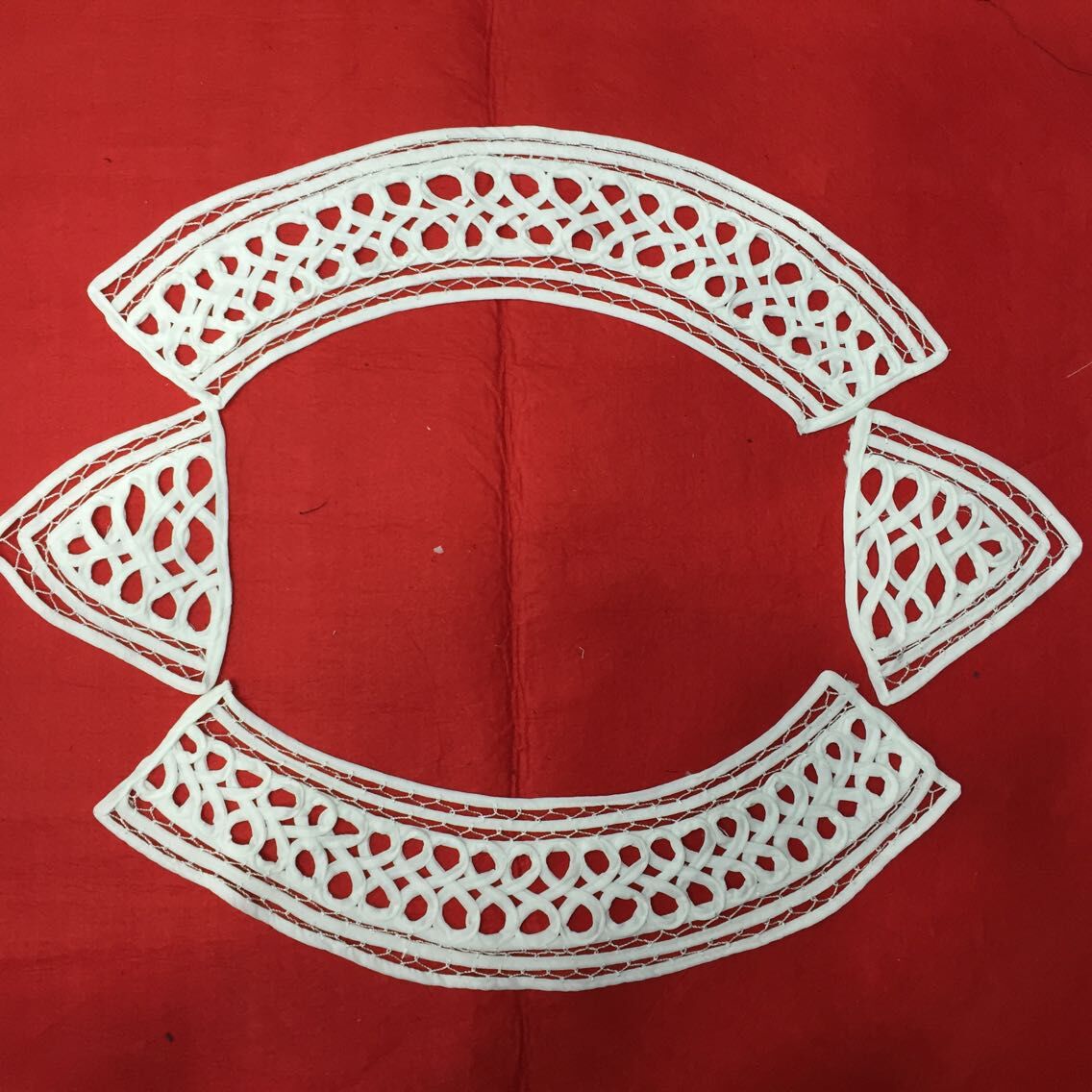 盘带四件套服装辅料手摇绣花圆领肩膀对花