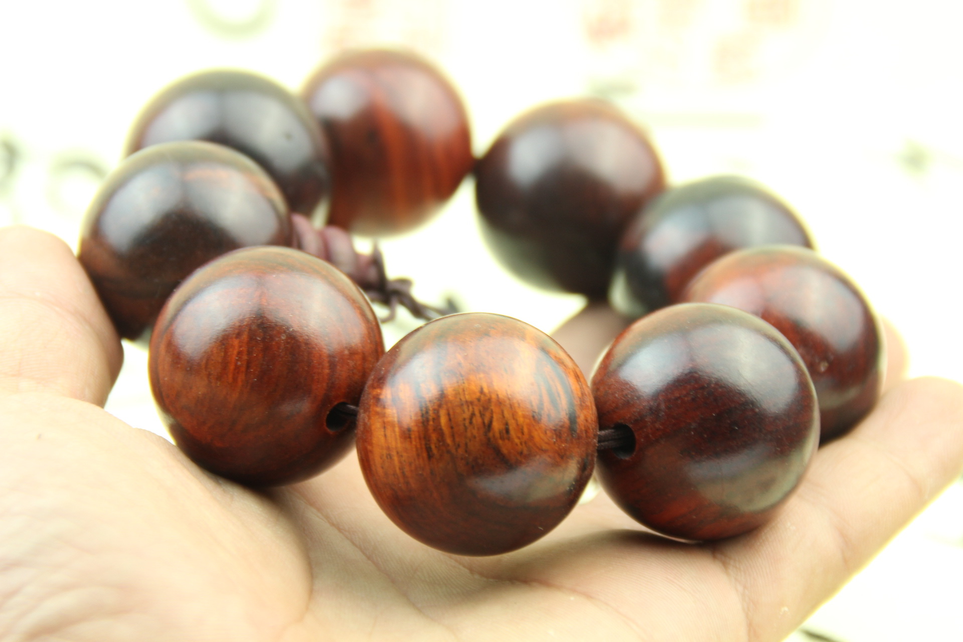 批发非标准大尺寸非主流土豪个性夸张老挝红酸枝佛珠手串地摊货源