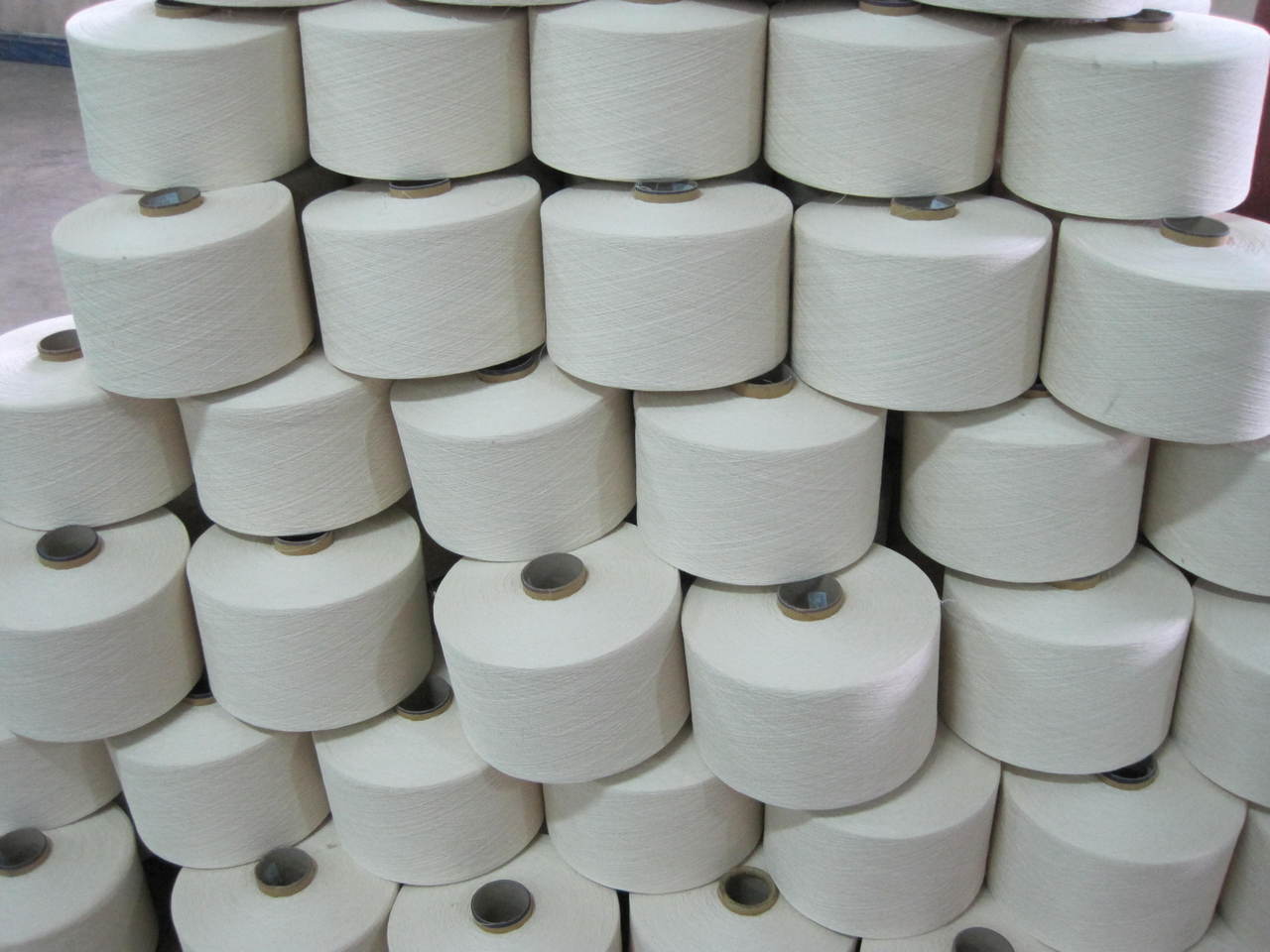 6支气流纺仿大化涤纶纱t6s支 仿大化涤纶纱6支 衣服辅料用纱6支-阿里