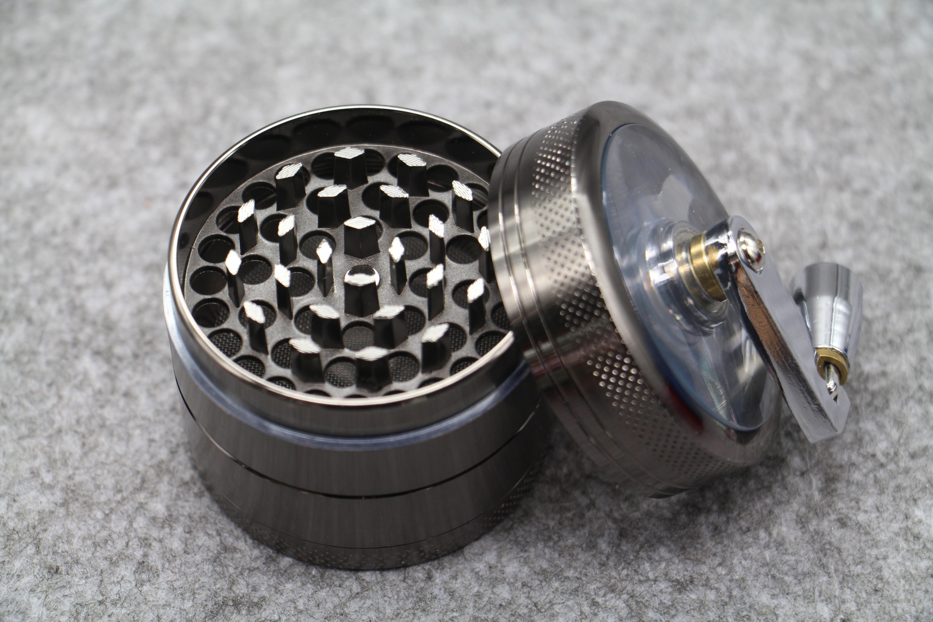 供应金属55mm手摇磨烟器 865手动研磨器 五色颜色随机发货