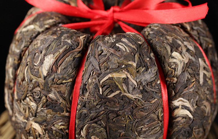 云南特产普洱 云南普洱茶 南糯山春茶 生茶 古树金瓜贡茶 批发