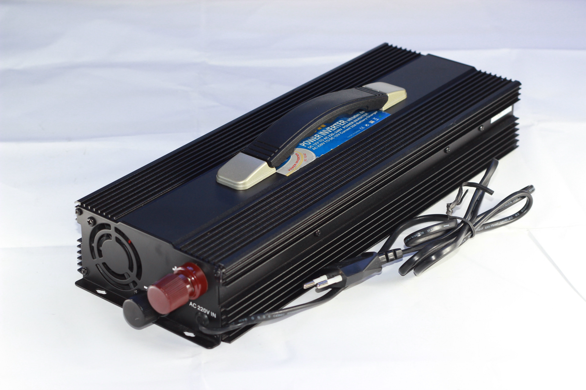 厂家新款车载逆变器1500w修正弦波充电逆变一体机外