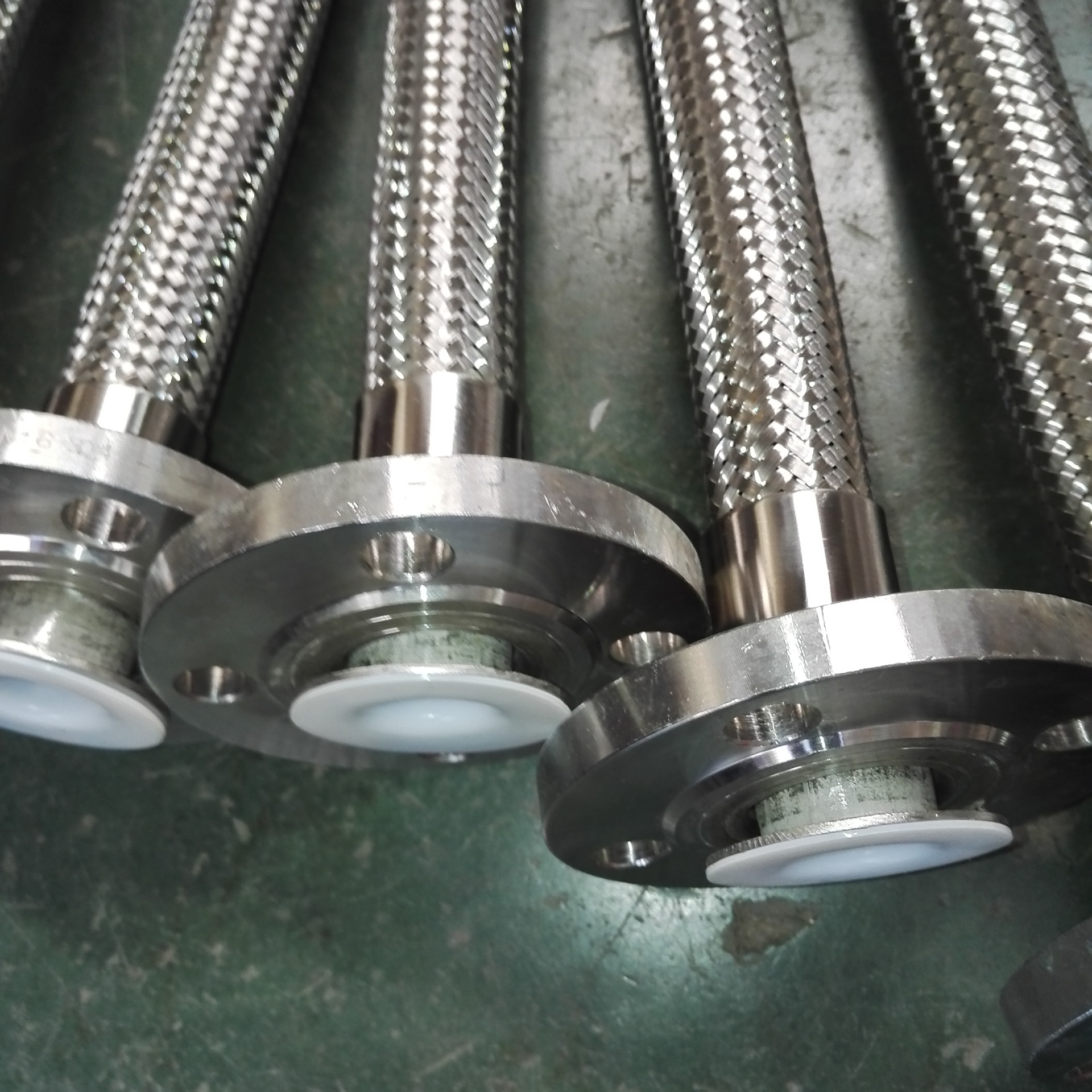 不锈钢金属四氟软管优点