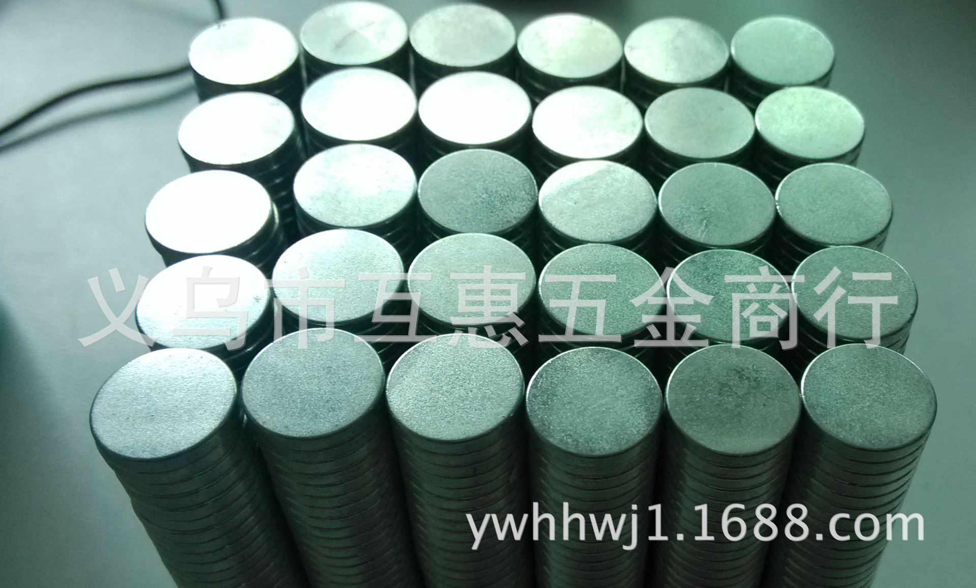 现货供应钕铁硼圆形镀锌强力磁铁 超强吸力质量保证