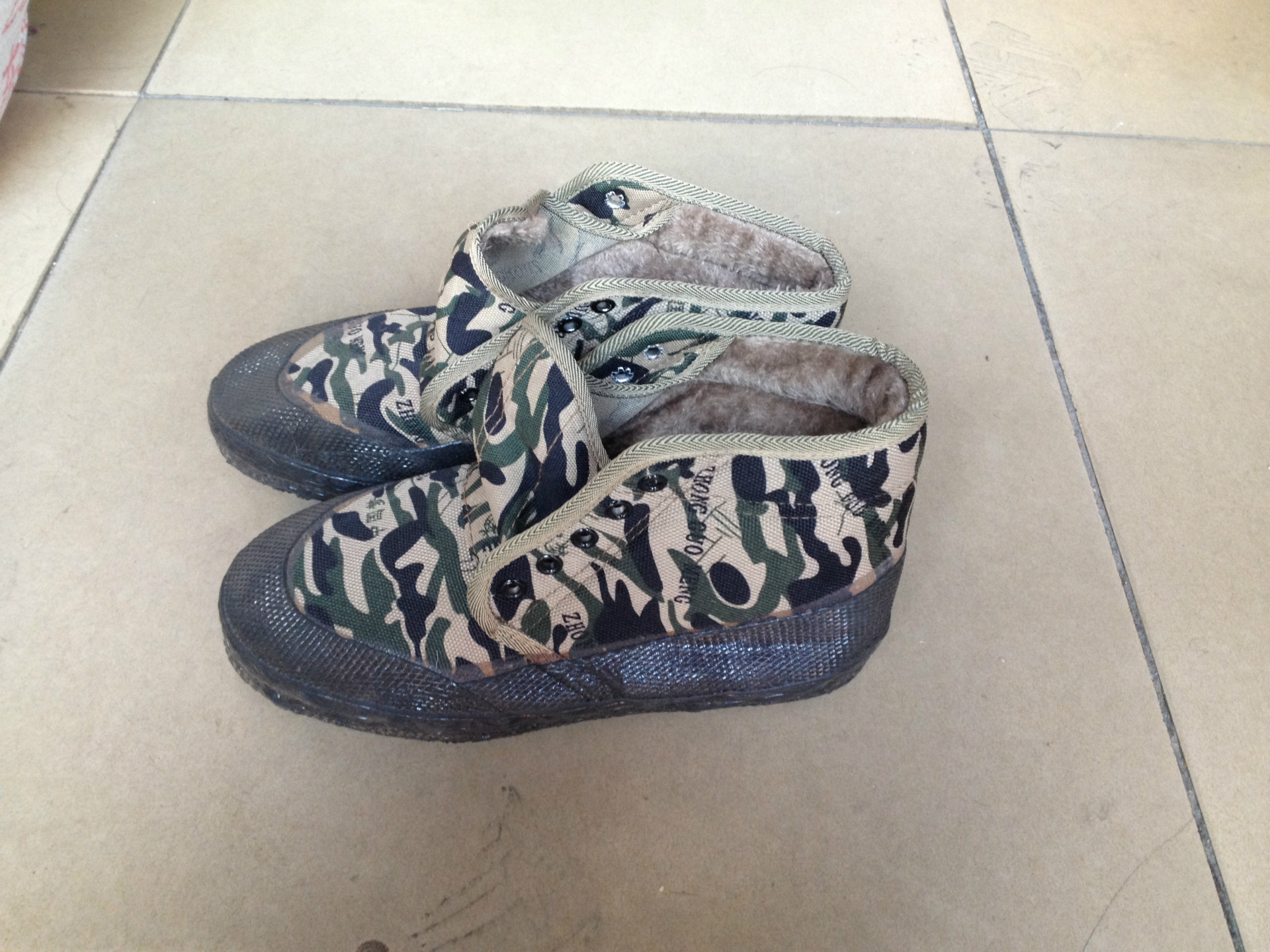 裕东迷彩保暖棉鞋工地冷库防寒劳保棉鞋帆布加厚胶皮底工作鞋批发