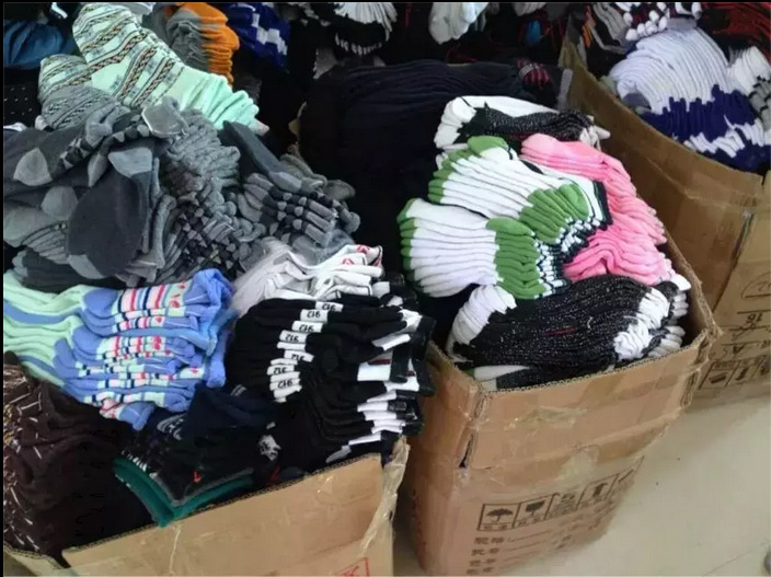 厂家直销跑江湖地摊热卖低价男女士春款 棉袜子可爱童袜送录音