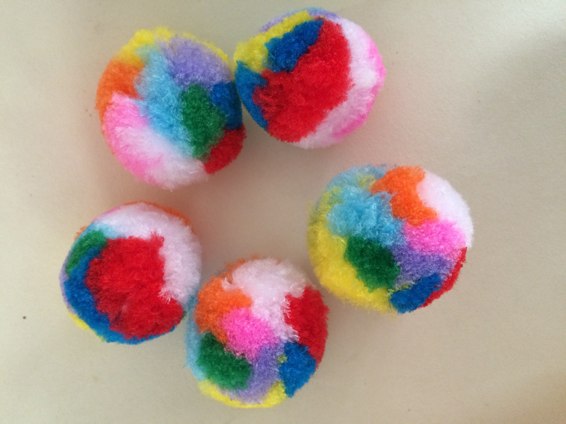幼儿园创意手工材料毛绒球diy彩色服装鞋帽包包装饰毛毛球包邮