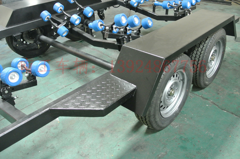 游艇拖車支撐機構