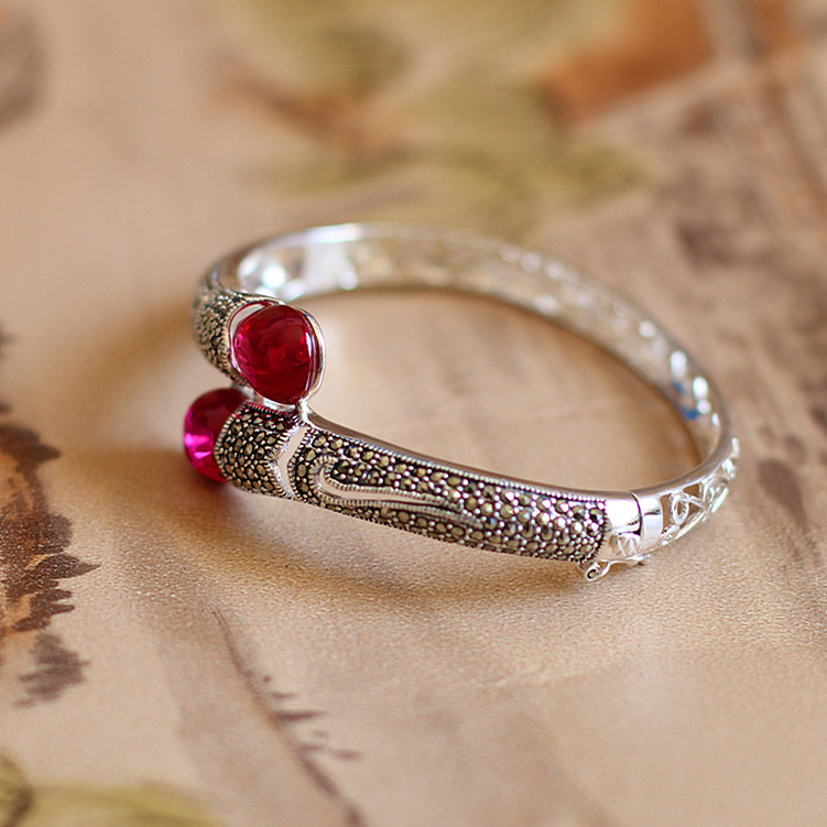 人品银品 s925纯银饰品复古典雅女士活口红刚玉手镯