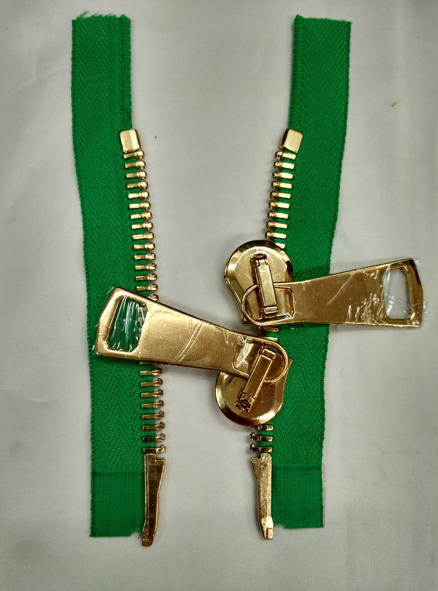 厂家直销20#金属拉链 适用箱包 服装