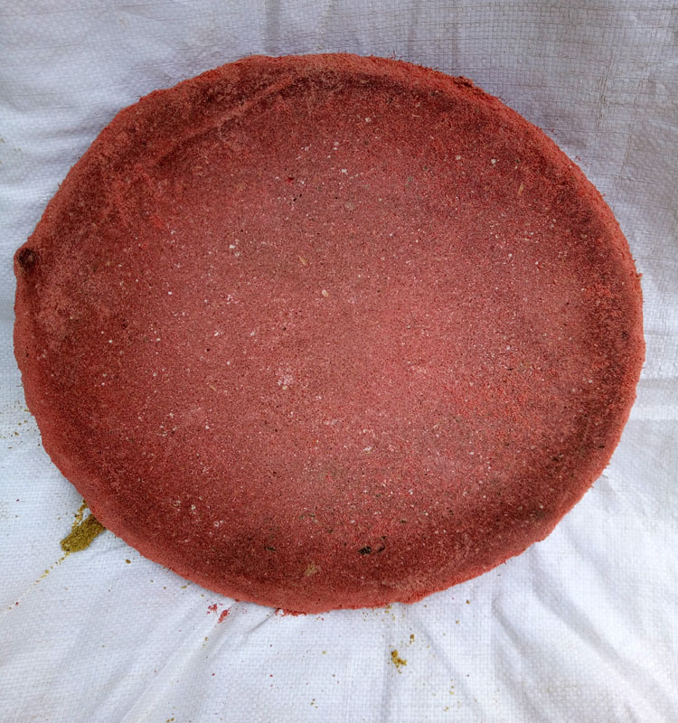 供应 红色,黄色圆糠饼 **基础饵 打窝专用