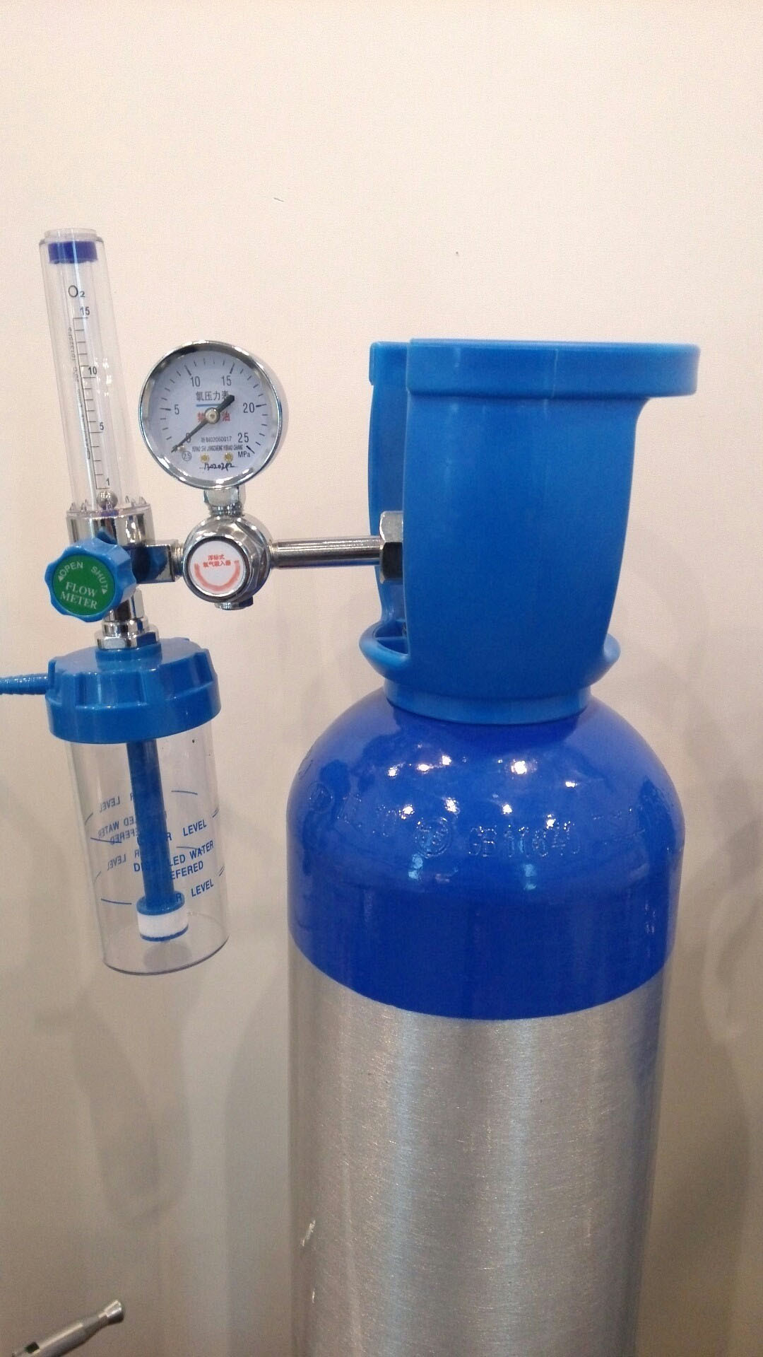 专业医用氧气吸入器 铜体氧气压力表 内螺纹氧气吸入器