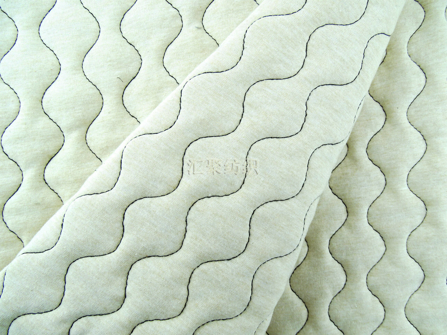 波浪纹绗缝花型 裥棉加工 绗缝绗绣加工 棉衣绗缝绣花面料