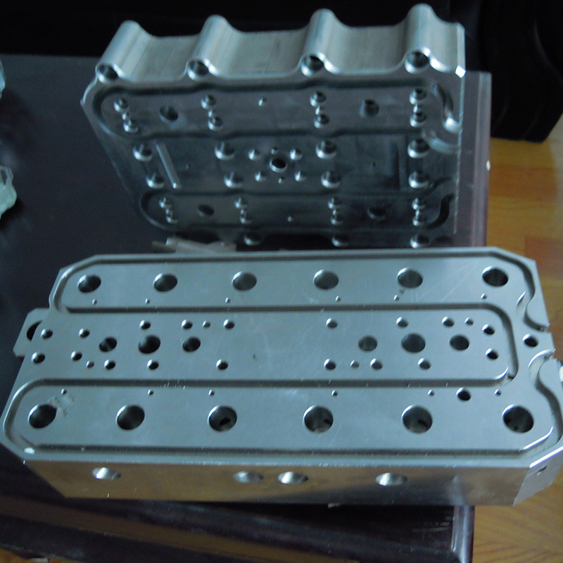厂家直销热流道板 液压伺服内腔孔交叉口倒角抛光镜面磨粒流供应