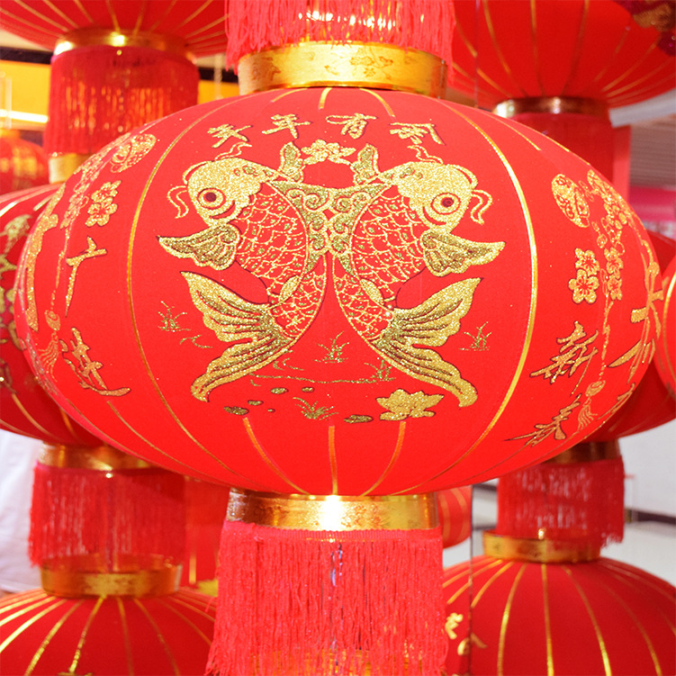 供应大红植绒灯笼 新款圆形纯手工春节挂饰灯笼 婚庆灯笼批