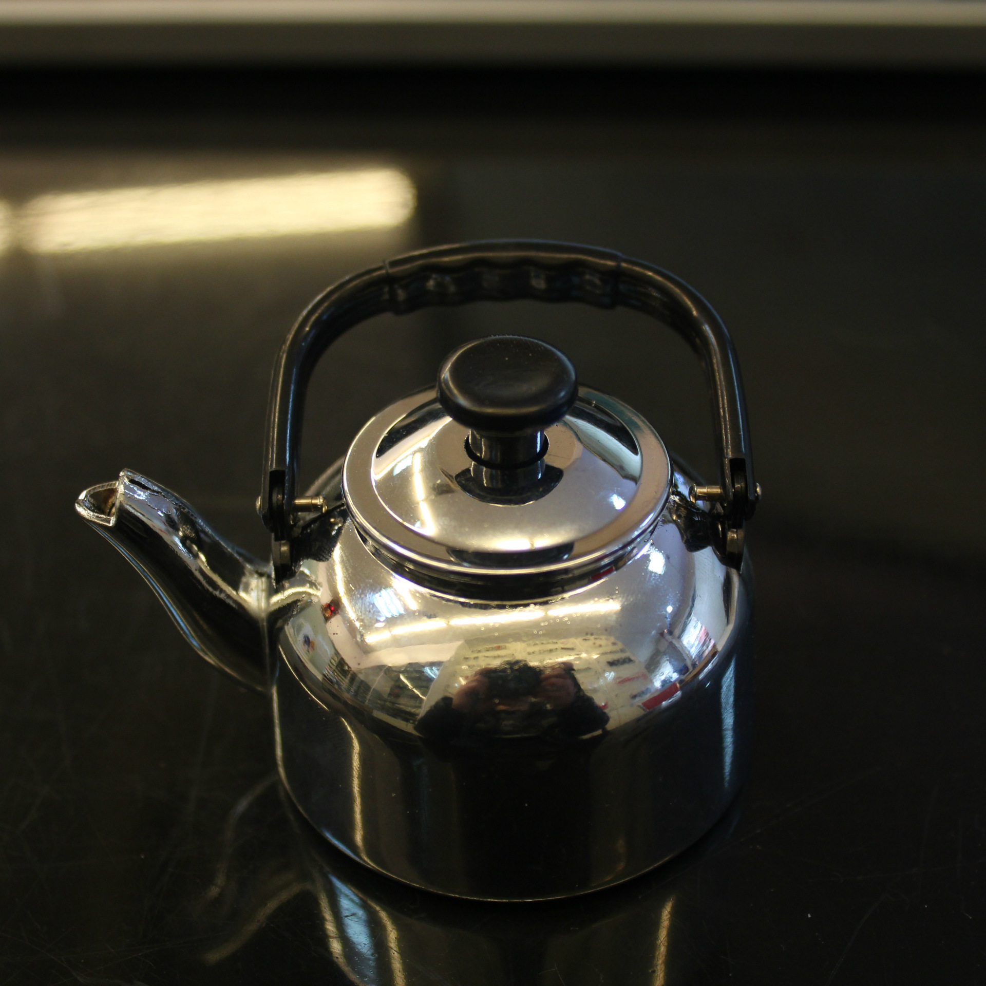 a1321 qf007a茶壶打火机,烧热开水壶家用电器外形防风金属打火机