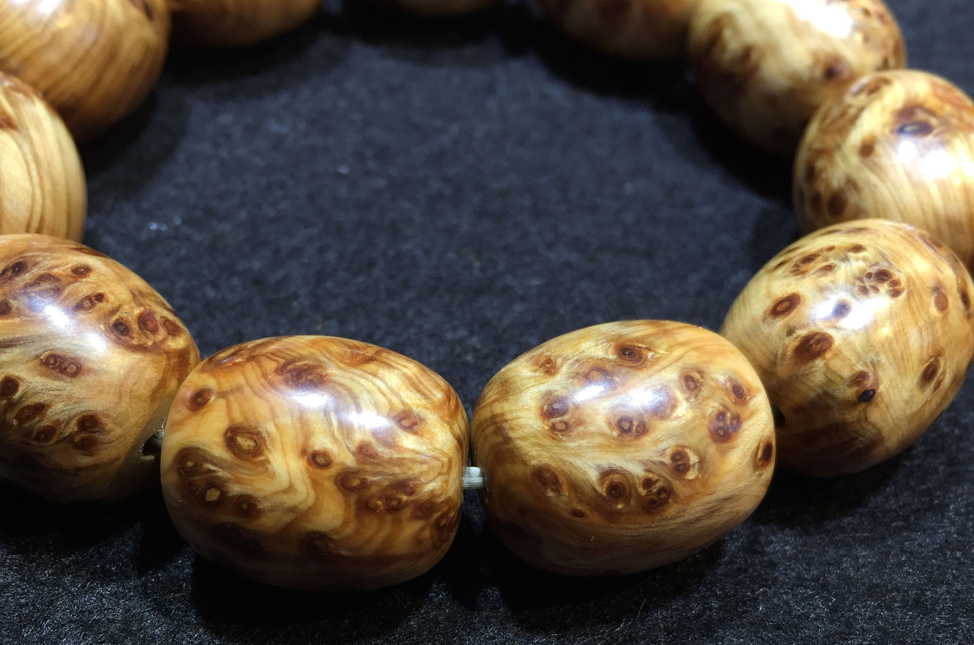 **孤品崖柏佛珠 正宗太行崖柏高油性瘤疤闪电纹枣珠手串 批.